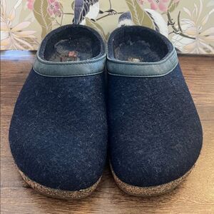Haflinger Navy and Teal Slippers